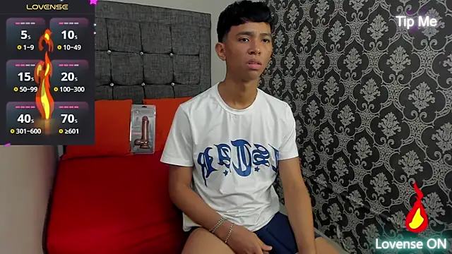 Little_Twink19x Show Webcam