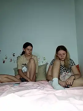 ella_maya webcam show