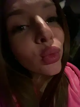 Онлайн чат XXX KrisMagnoly