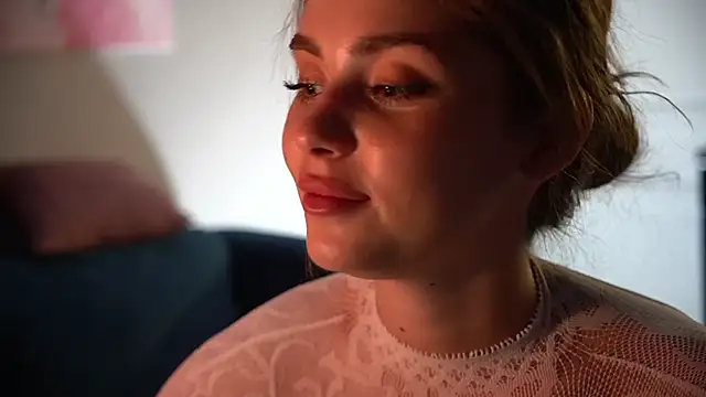 CarmenMoore26 élő XXX-chatje