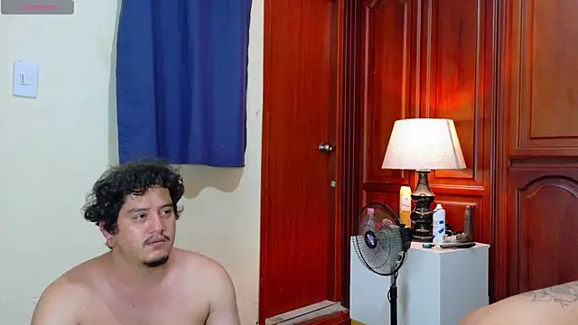 Chat XXX ao vivo de RoxyandAron2