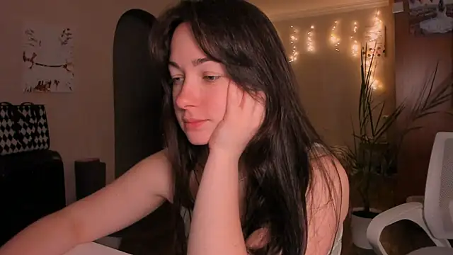 cClandesTina Adlı Modelin Canlı XXX Sohbeti