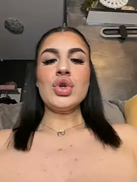 SelenaRhoades élő XXX-chatje
