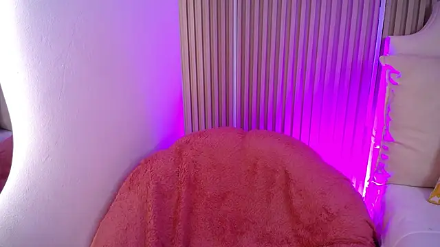 Katy_Van লাইভ XXX চ্যাট