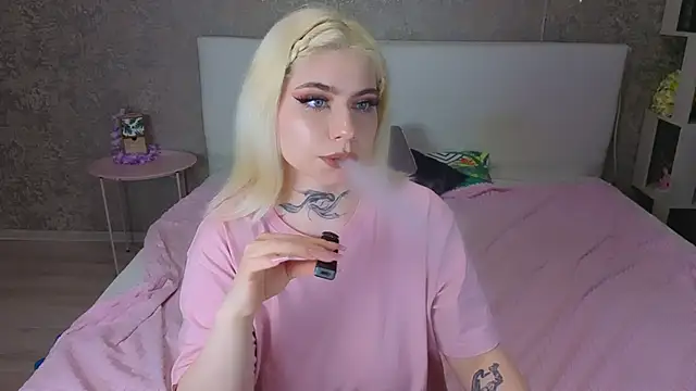 NikaRocks Adlı Modelin Canlı XXX Sohbeti