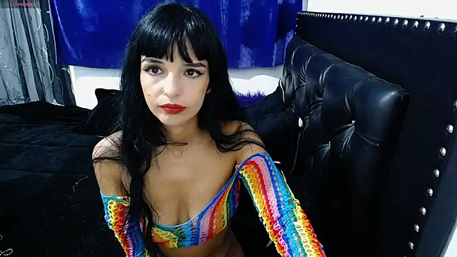 charllotee_dark élő XXX-chatje