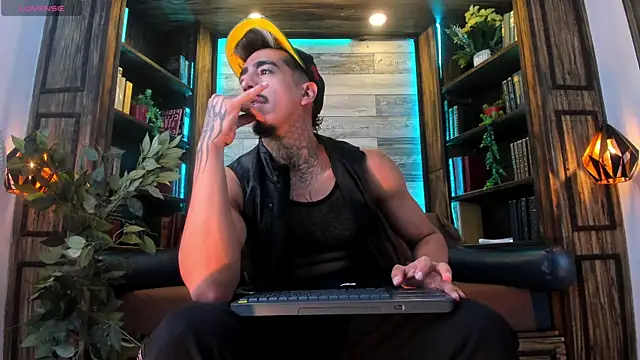Donovan_Desmond webcam show