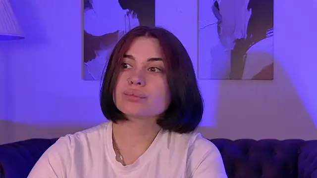 Chat +18 de AdrianaToress ao vivo