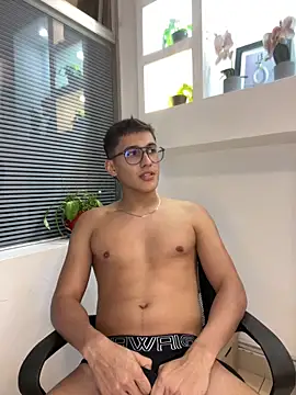 SalvadorFit 网络视讯表演