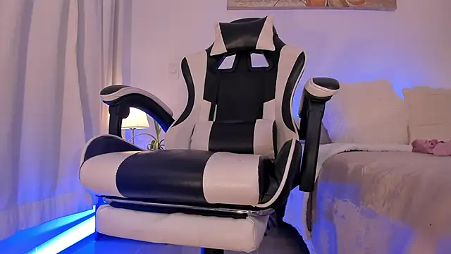 ChloeMoreti Adlı Modelin Canlı XXX Sohbeti