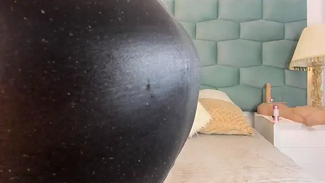 MiaMancini 现场XXX聊天