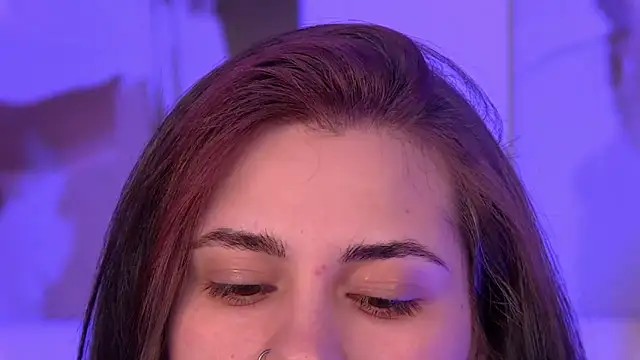 AdrianaToress' Live XXX Chat