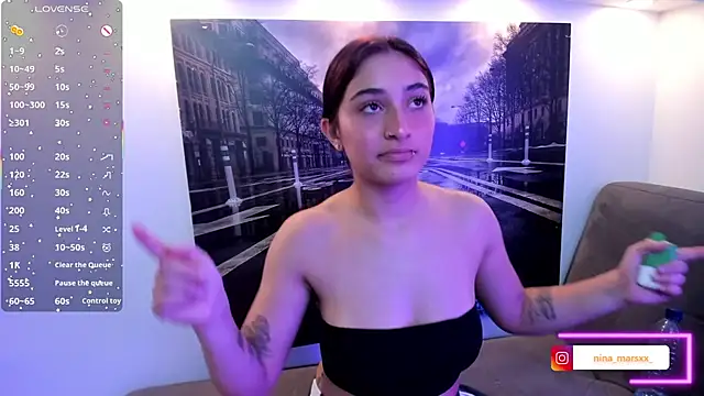 Chat XXX en directo de Nina-Mars