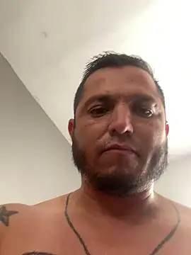 HOTB0Y18 Show in webcam