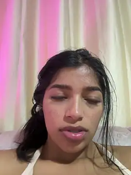 AgathaGeorgiou 即時 XXX 聊天