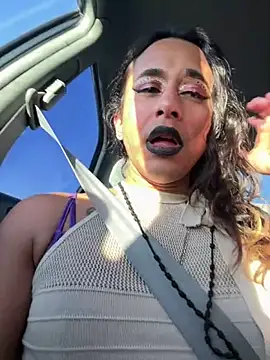 הופעת וובקאם של TranSexualJade95