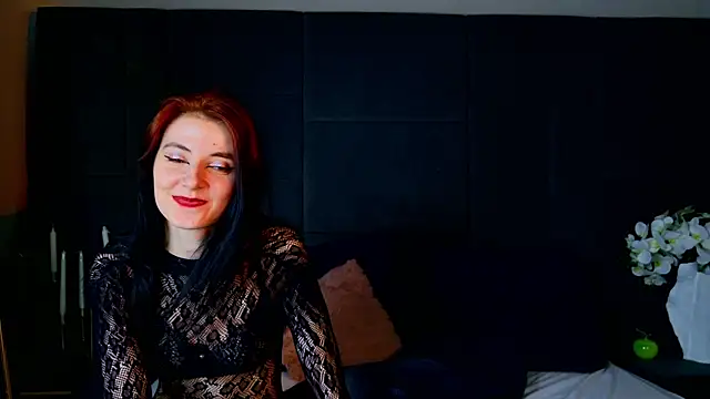 NicoleLuxeのライブXXXチャット