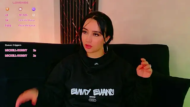 EmmyEvans1's Live XXX Chat