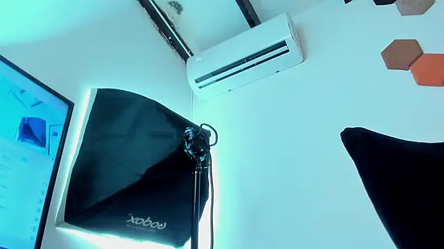 CharlieGrifinX's Webcam Show