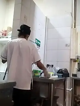 Leunamt Adlı Modelin Canlı XXX Sohbeti
