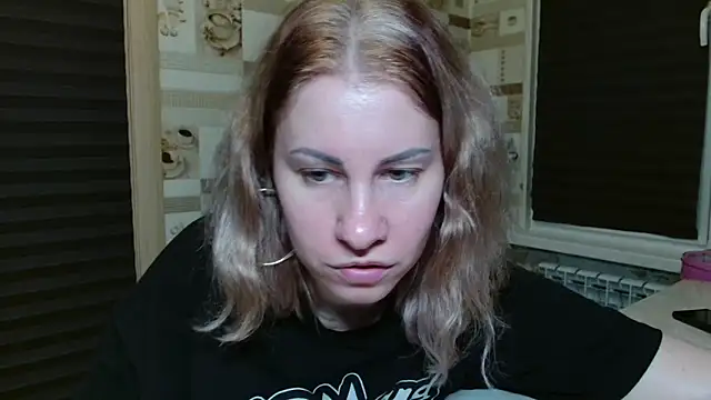 Chat XXX en directo de TherestlessKitty