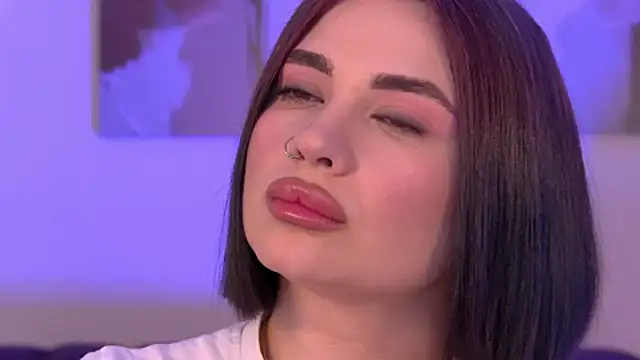 AdrianaToress: απευθείας συνομιλία ΧΧΧ