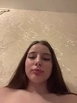 Immy_Megan Adlı Modelin Canlı XXX Sohbeti