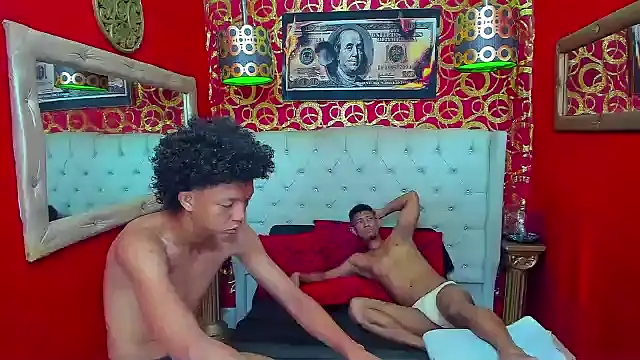 PEINBOYS Adlı Modelin Web Kamerası Şovu