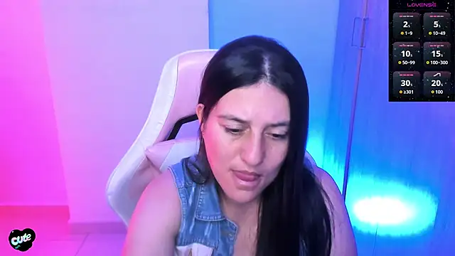 Saskyaa élő XXX-chatje