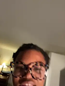 XXX chat uživo modela DolliaStarz