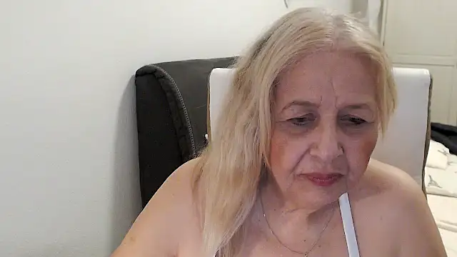 Chat +18 de SusiLifeXXX ao vivo