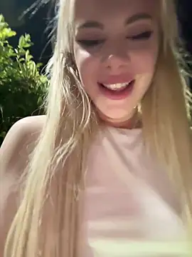 צ'אט XXX בשידור חי של AlyssaFoxx_