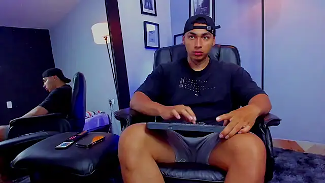 ronnie_crafored Chat XXX live