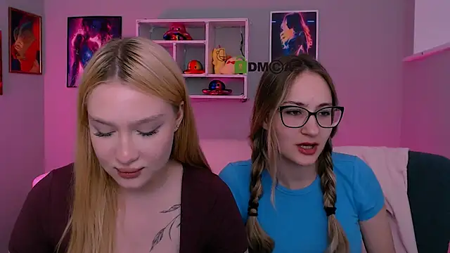 Pokazy przed kamerką – playful_sophie