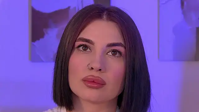 Chat XXX en directo de AdrianaToress