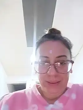 miss_hanna07: διαδικτυακό σόου στην κάμερα