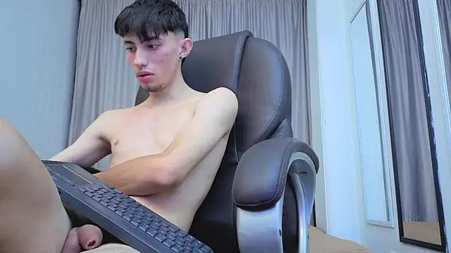 Webkamerová show Caled_Saenz