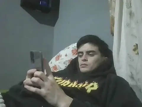 Rodrigo99_9 Chat XXX live