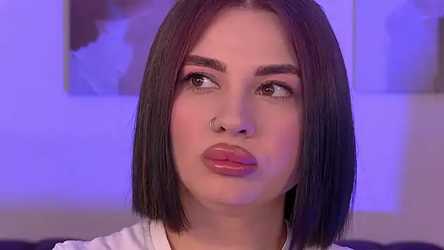 AdrianaToress: απευθείας συνομιλία ΧΧΧ