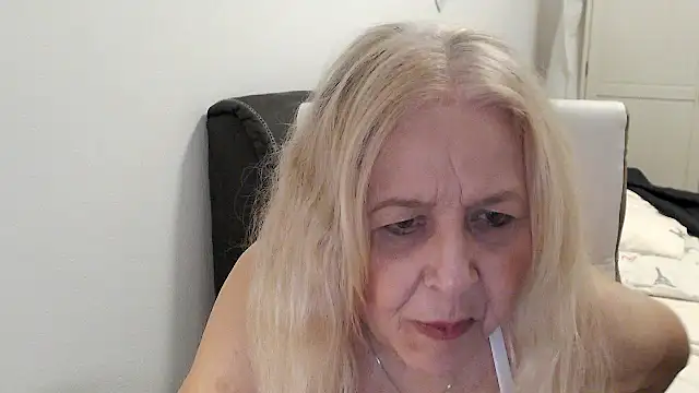 SusiLifeXXX: απευθείας συνομιλία ΧΧΧ