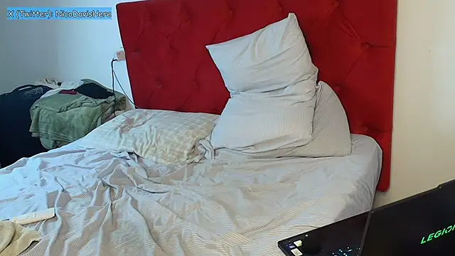XXX chat uživo modela NicoDavisOfficial