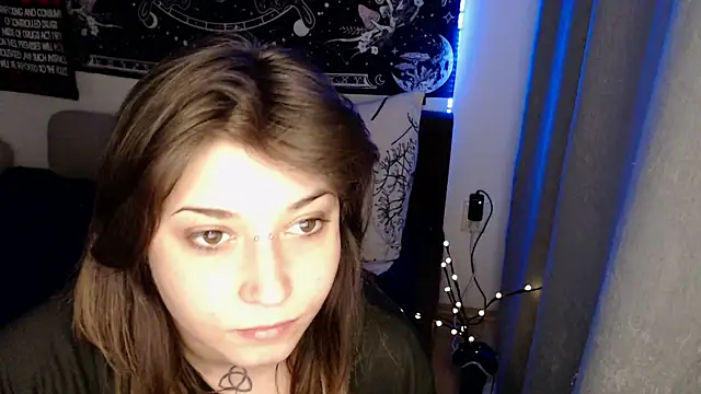 AlienforTwenty Adlı Modelin Canlı XXX Sohbeti