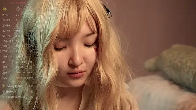 Linhmew Chat XXX live