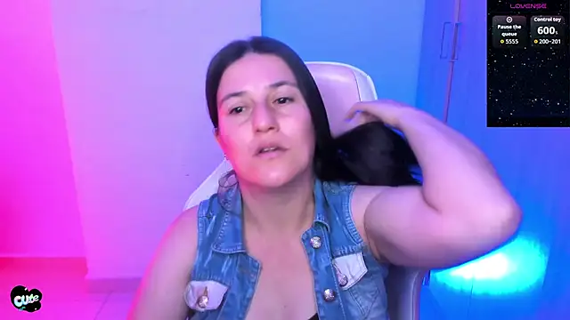 Saskyaa Live XXX-Chat