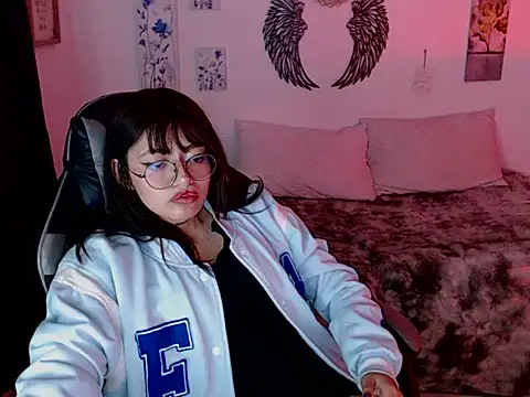 Chat +18 de Isabella_222 ao vivo