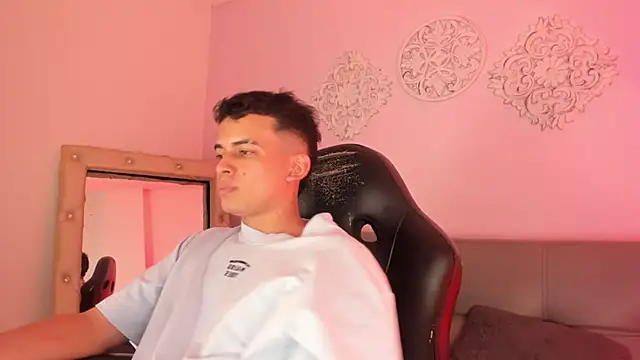 Matheww_strong webkamerás műsora