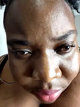 Breisy_bigboobs: διαδικτυακό σόου στην κάμερα