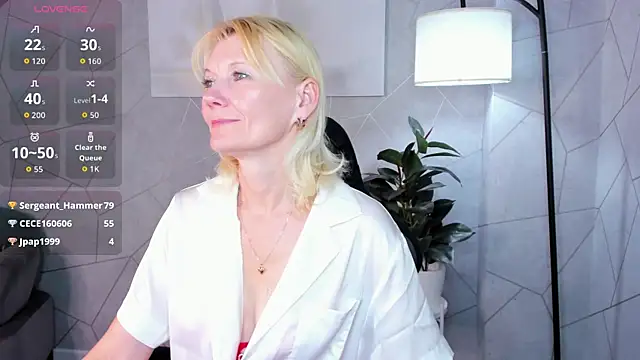 Chat +18 de Julie_Lucas ao vivo