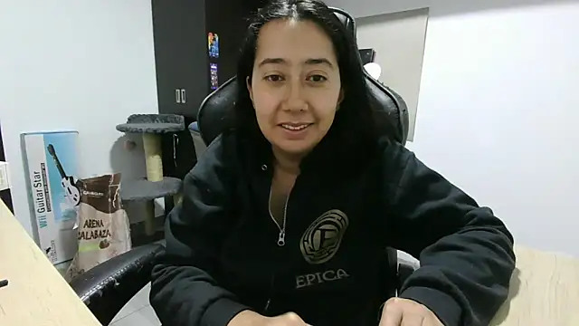 saramaSS Chat XXX live