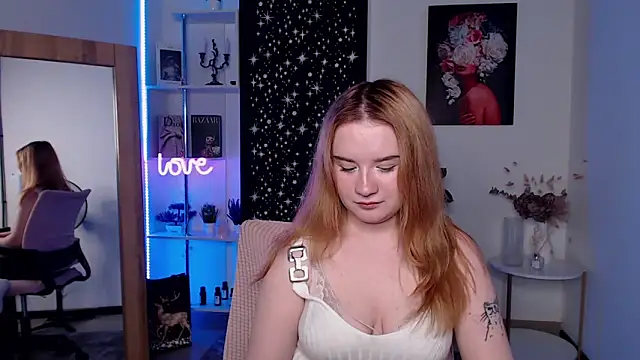 MollyShining live XXX chat